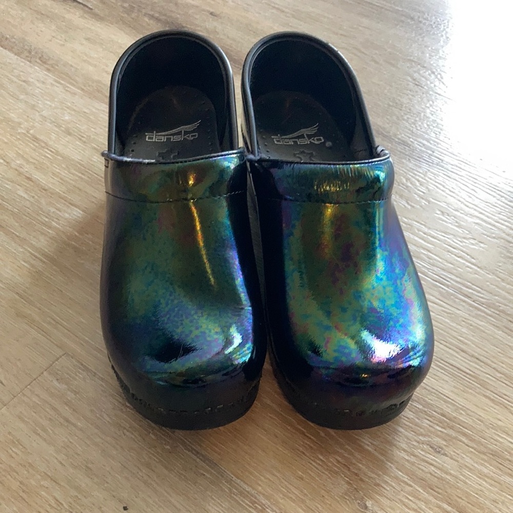 Size 37 dansko Pro Petrol Patent Leather